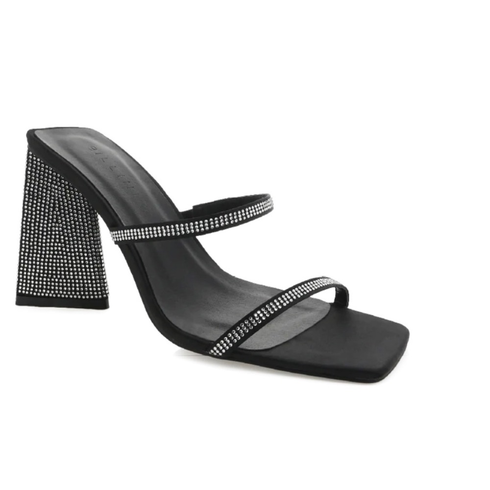 Billini Quintana Heel, size 6, fits like 7.5- Brand new never worn!